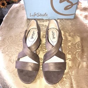 LifeStride Siesta Wedge Sandal Espadrilles Microsuede Mushroom Sz 10W.